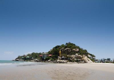 Wat Khao Takiab